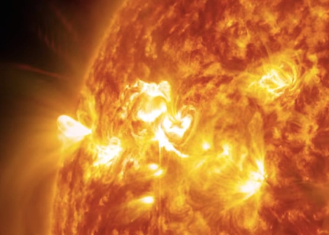Videó: Gyönyörű napkitörést kapott el a NASA