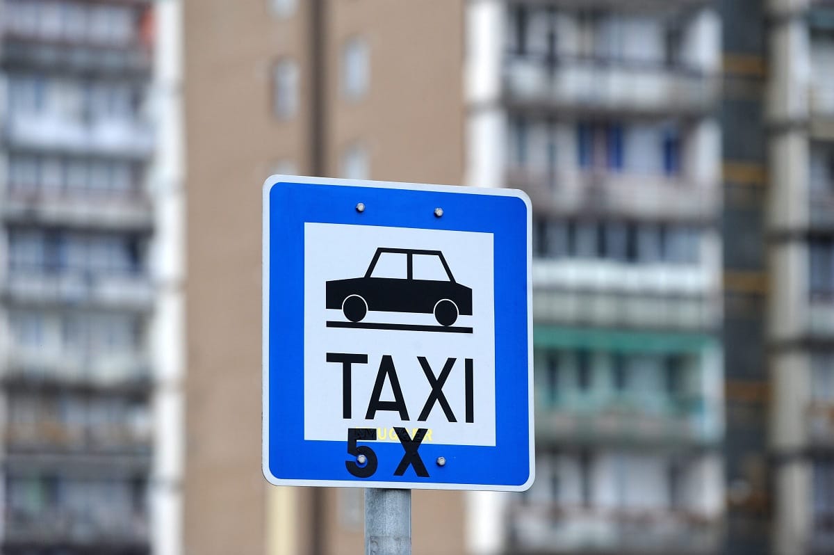 Újabb pofonokat ígér az NFM a mezítlábas taxisoknak