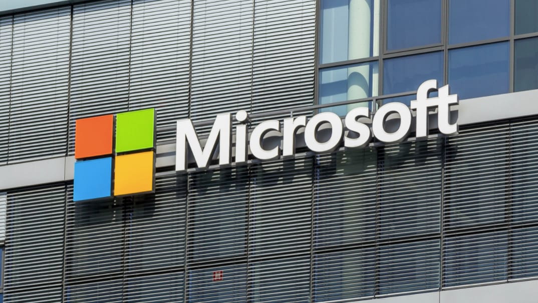 Napokon belül 11 ezer embert rúghat ki a Microsoft