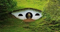 Hobbitfalva köszöni, jól van csak a lakói változtak
