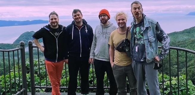 „Amikor Japánból visszatértünk Magyarországra, először a sok meggyötört tekintet tűnt fel