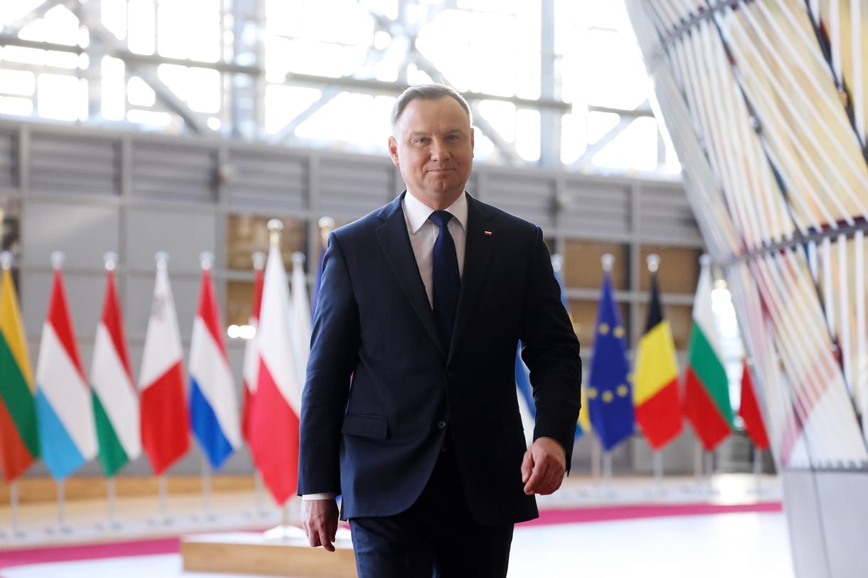 Beperli Lengyelországot az Európai Bizottság az orosz befolyást vizsgáló törvény miatt