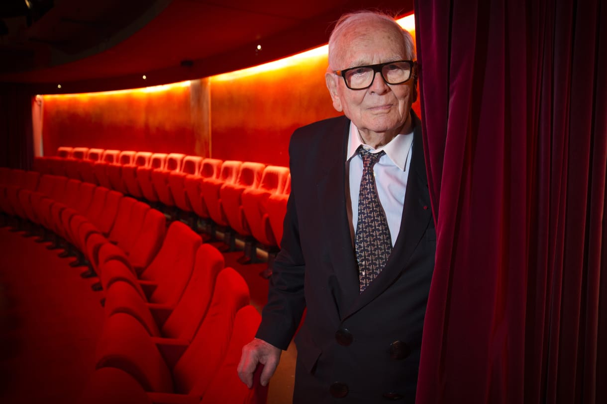 Ruhakölteményektől a vécépapírig – sokoldalú különc volt a 100 éve született Pierre Cardin