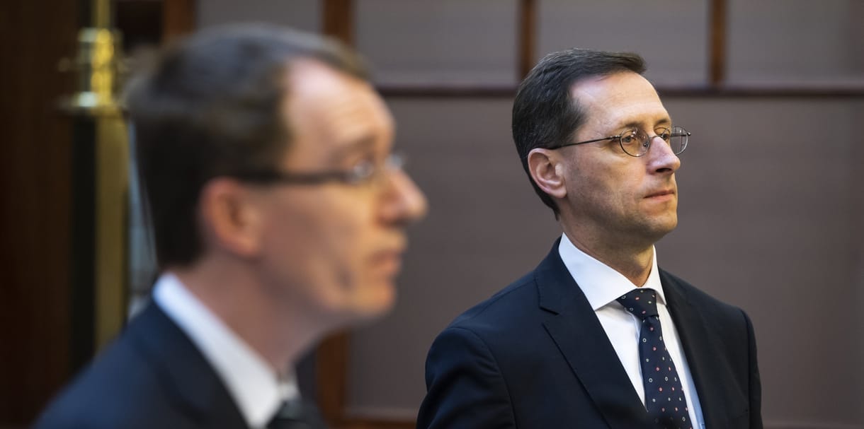 Varga Mihály: Egyszeri adót vetnek ki a bankszektorra, 55 milliárdot várnak