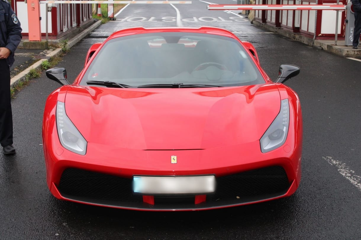 Kétféle rendszámmal is létezett egy Ferrari, amit elkaptak Letenyénél