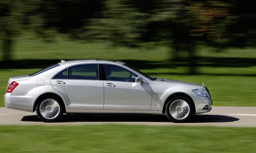 4 hengeres motor a Mercedes S-osztályban? Bizony, íme az S250!