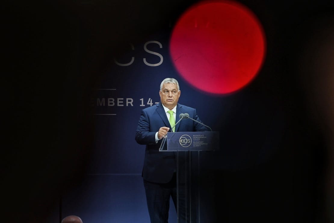 Orbán új családpolitikai programot ígért és leváltaná „a liberális diskurzust, ami a gyermekvállalásban veszélyt lát