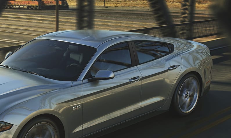 4-ajtós Ford Mustang, amerikai válasz a Porsche Panamerára