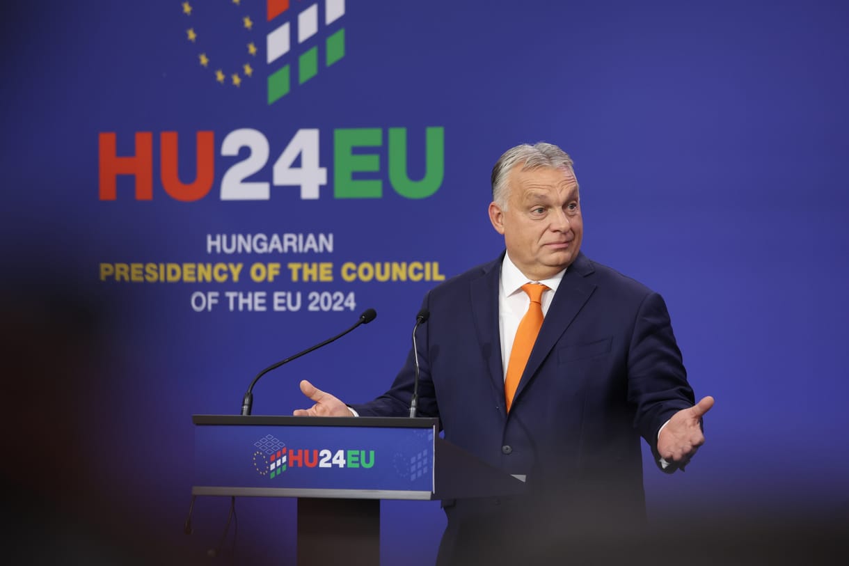 „Orbán Viktor hangzatos szalagcímekért végzett munkája hozzájárult Moszkva támadásához” – állítja Zelenszkij tanácsadója