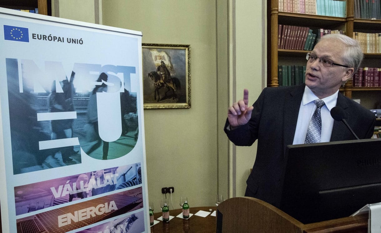 Csak addig volt fontos az államadósság, amíg a nyugdíjvagyont lenyúlták