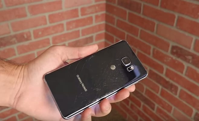 Vajon hogyan bírja? Itt a Galaxy Note5 első ejtéstesztje