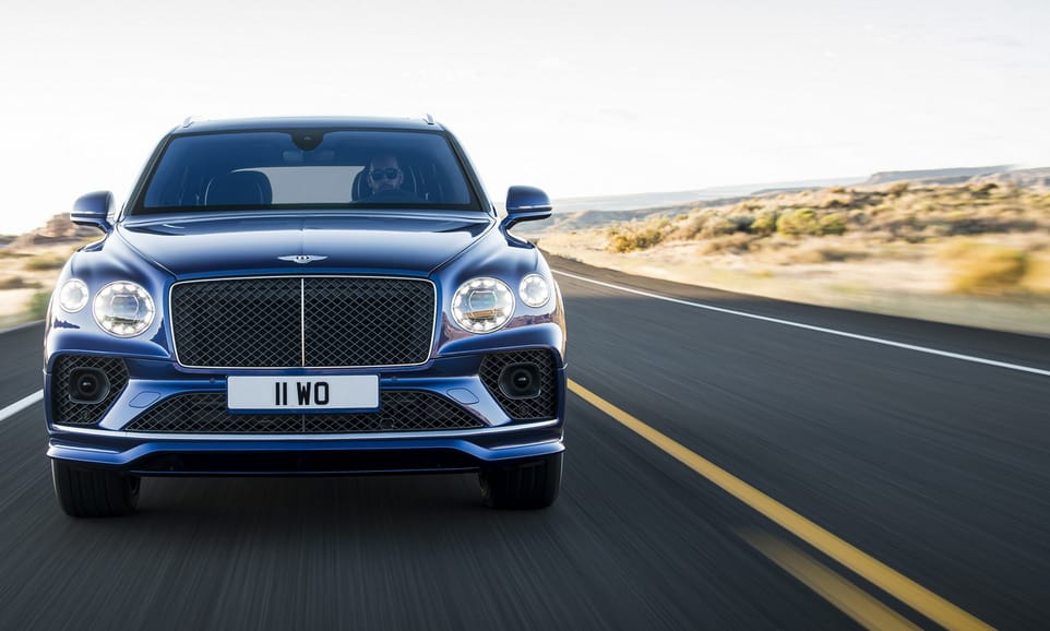 A Bentley felfrissítette a világ leggyorsabb divatterepjáróját, a biturbó W12-es Bentaygát