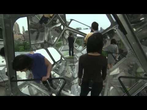 Buborékok nőttek a Metropolitan Múzeum tetejére - videó 