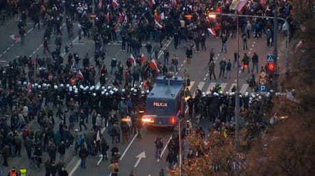 Videó: megint zavargásba fulladt a nemzeti ünnep Varsóban