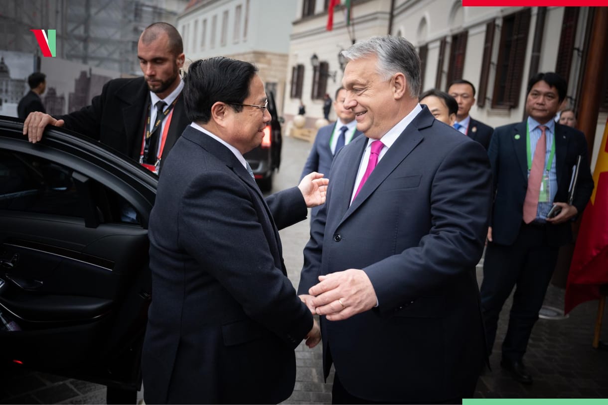 Kézen fogva sétált Budapesten Orbán Viktor és a vietnami miniszterelnök