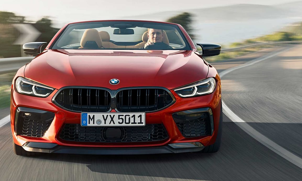 Itt a vadonatúj BMW M8: 625 lóerő kupé és kabrió formában