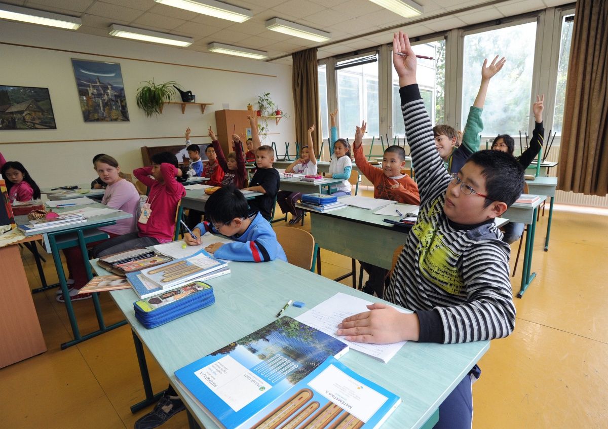 Kinai nyelvű oktatásra közel 750 milliót költ a kormány