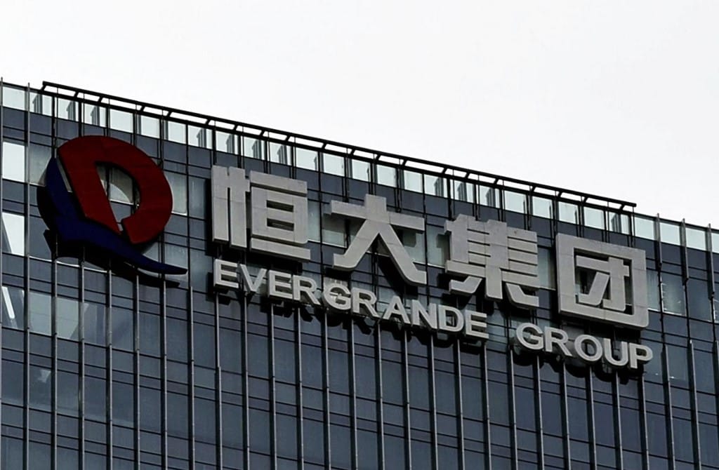 Felvásárolhatják a végletekig eladósodott Evergrande ingatlanos részlegét