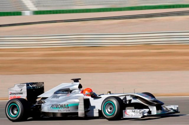 Forma-1-es tesztek: Schumacher az élen