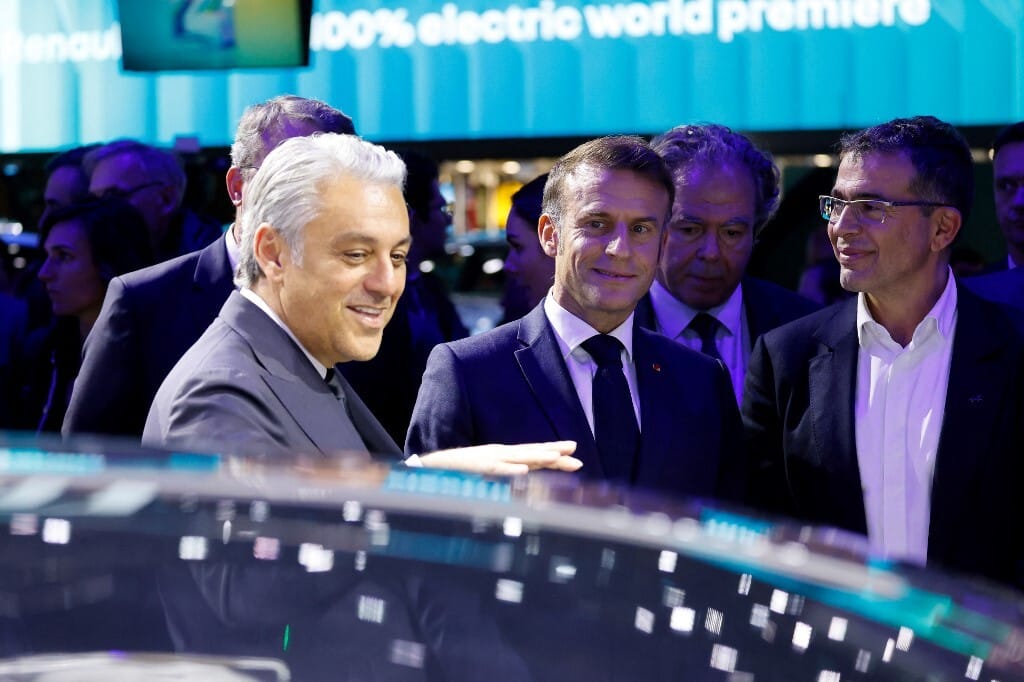 Váratlanul lemondott a Renault vezére