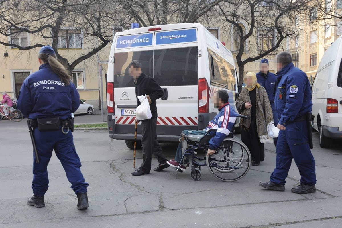 A tolókocsis nem tudott elszaladni, hát elfogták