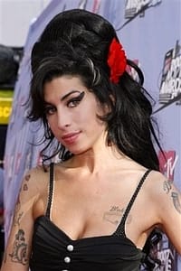 Amy Winehouse is jön a Szigetre