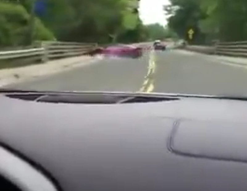 Egy Audi R8-ból vették fel, ahogyan lezúzták a Ferrari F430-ast