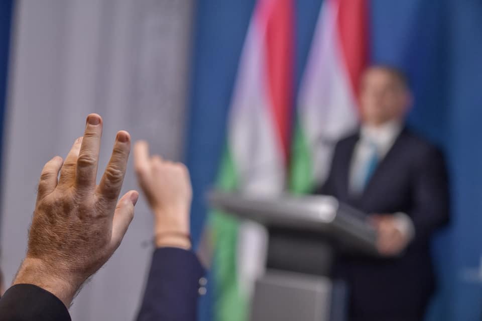 Rákérdeztek Orbánnál, mikor áll ismét a sajtó elé