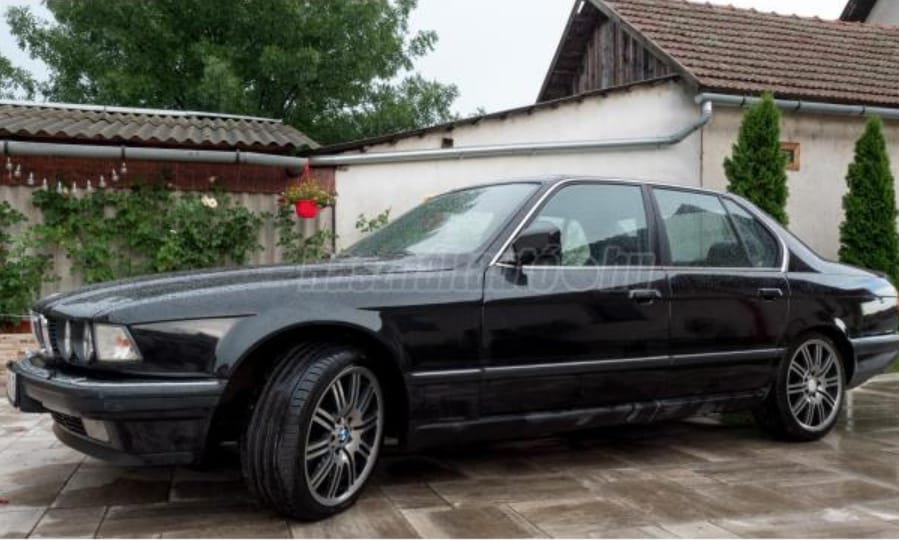 Ilyen 7 üléses családi autót vagy 7-es BMW-t vehetünk az új Samsung csodatelefon árából