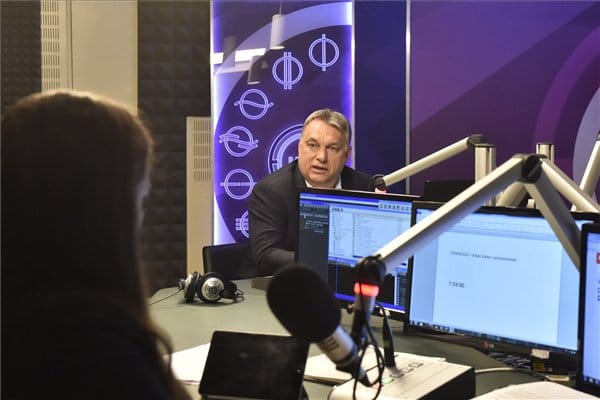 Jól ébredt Orbán Viktor, szinte brillírozott a rádióban – best of