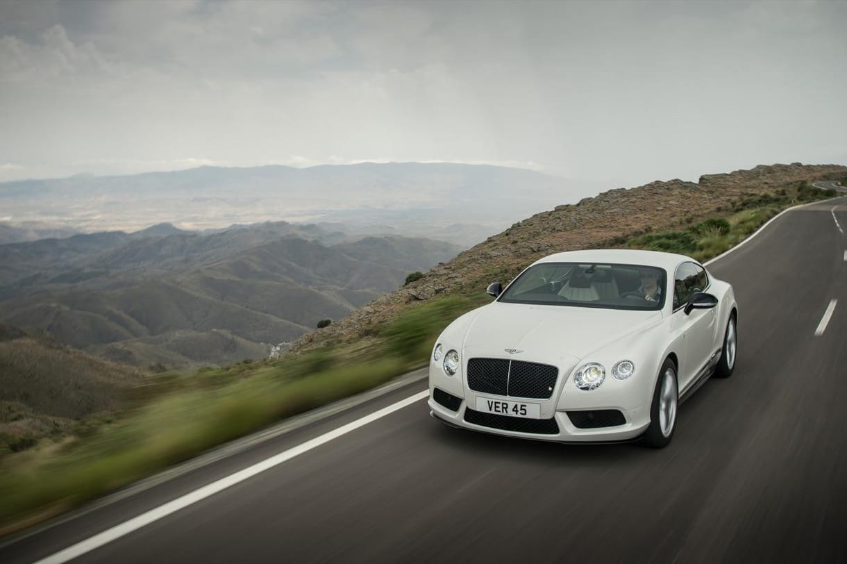 Íme a Bentley válasza azoknak, akik kevesellték az 507 lóerőt
