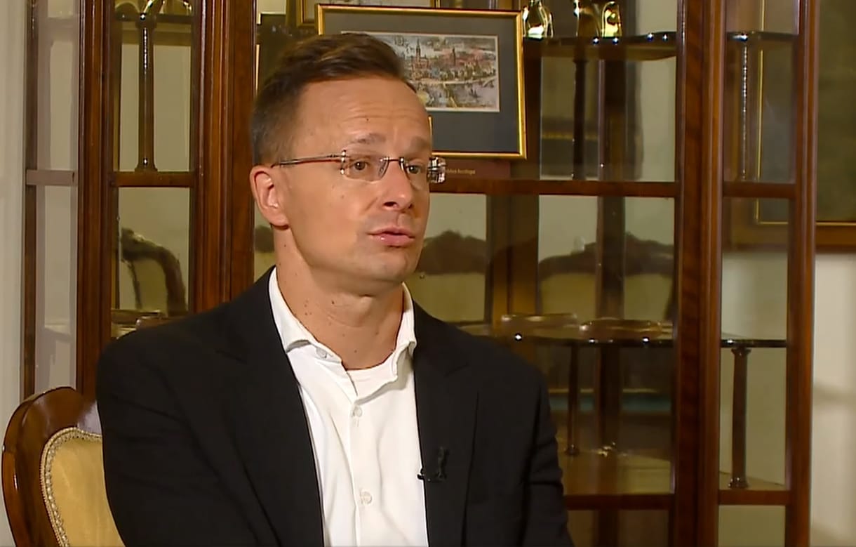 Az év eddigi legszürreálisabb interjúját készítette Szijjártó Péterrel egy szlovén televízió