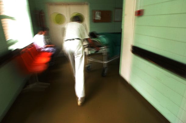 Meghalt egy lengyel nő, akitől megtagadták az abortuszt, a családja szerint vér tapad a kormány kezéhez