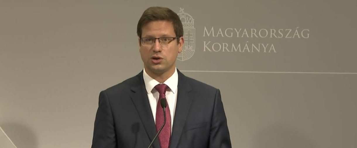 Gulyás: Ismét karanténba kell vonulni a fertőzött országokból érkező magyaroknak