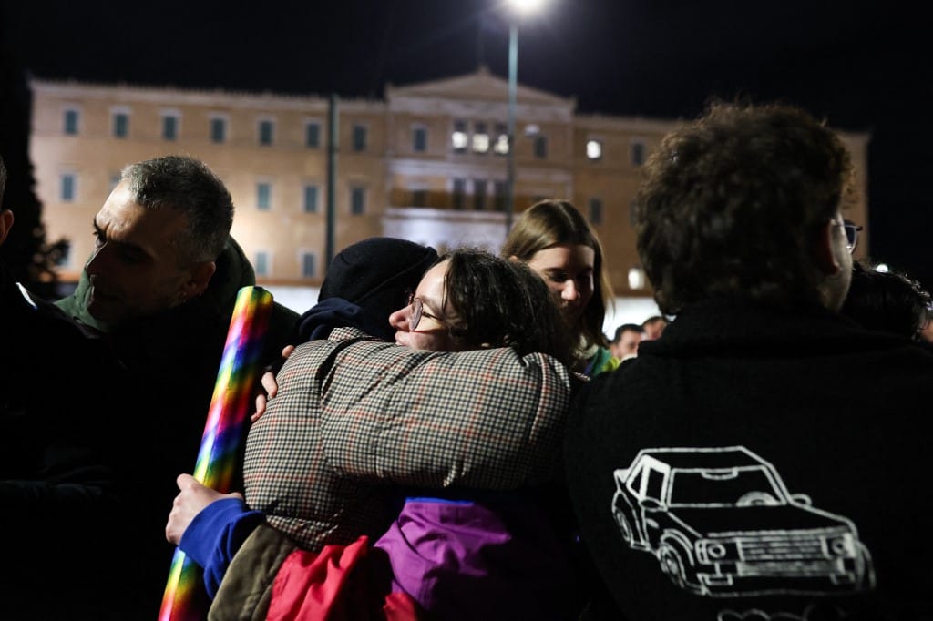 Görögországban legalizálták az azonos neműek házasságát