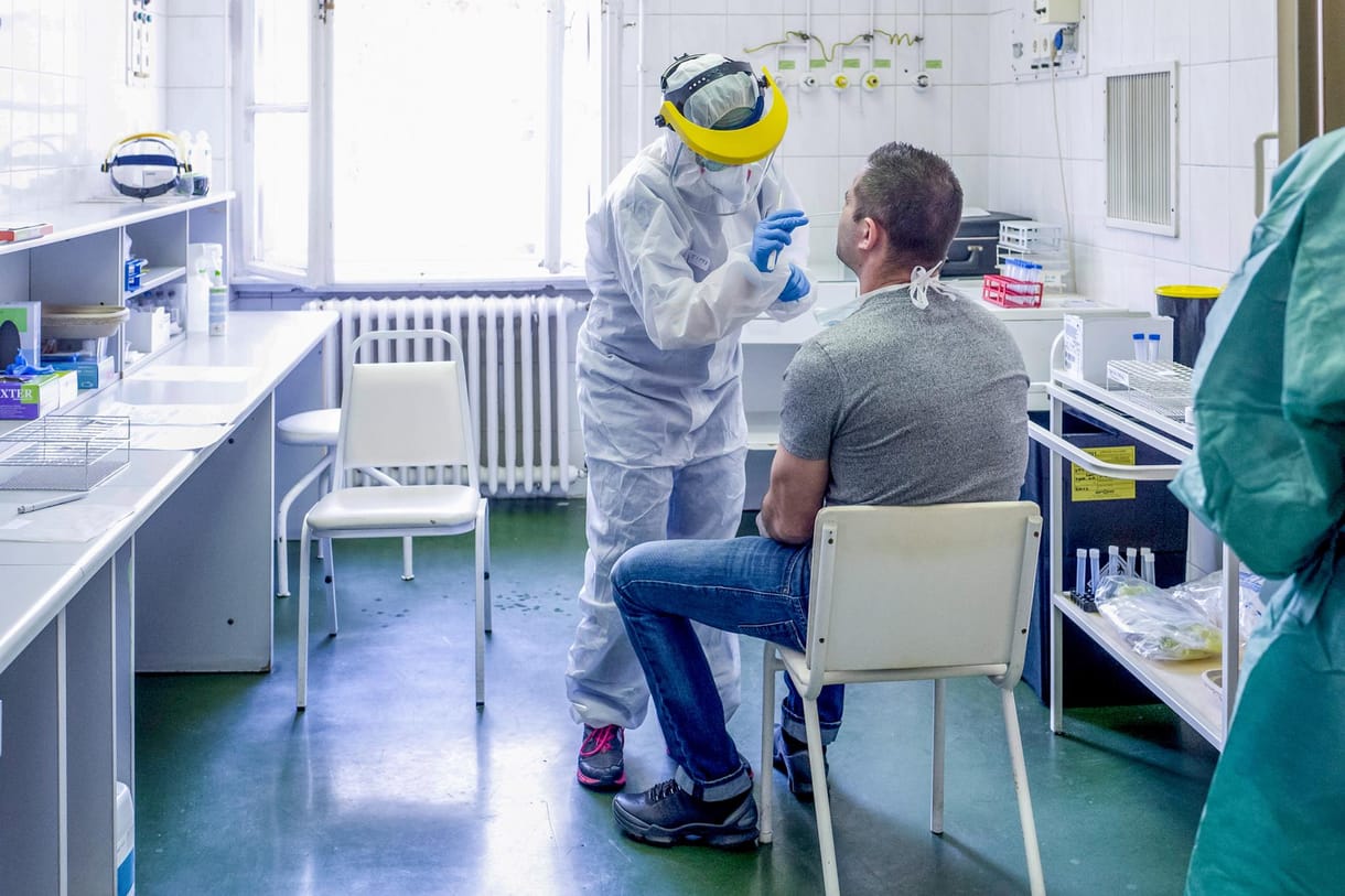 Különleges fejlesztéssel állt elő egy brit orvos, hogy kevésbé féljenek a koronavírusos betegek