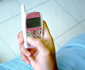 EB: csökkentenék a barangolási és a nemzetközi távközlési tarifák különbségét 
