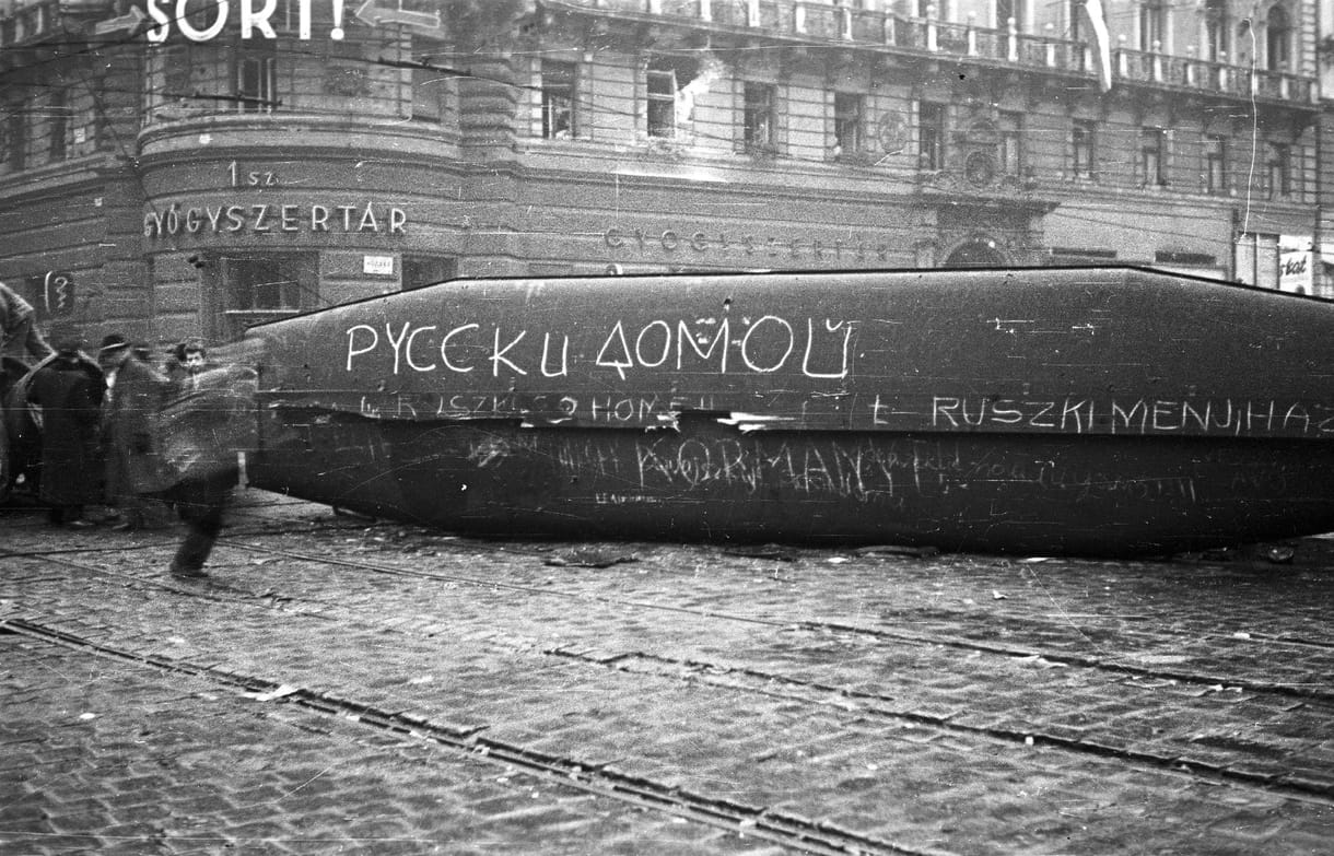 Alámerülni és kibekkelni: a NER-ben is aktuális a Kádár-rendszer életprogramja, erősítette meg Orbán Balázs '56-os utalása