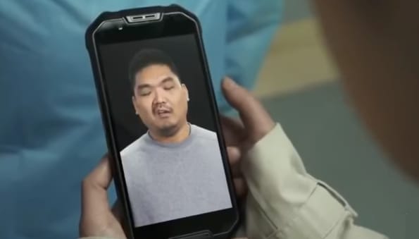 Pár perc humor: ez az egyik legviccesebb telefonreklám, amit eddig láttunk