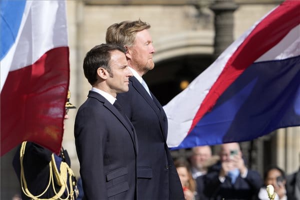 Macron: Nem leszünk az USA vazallusa