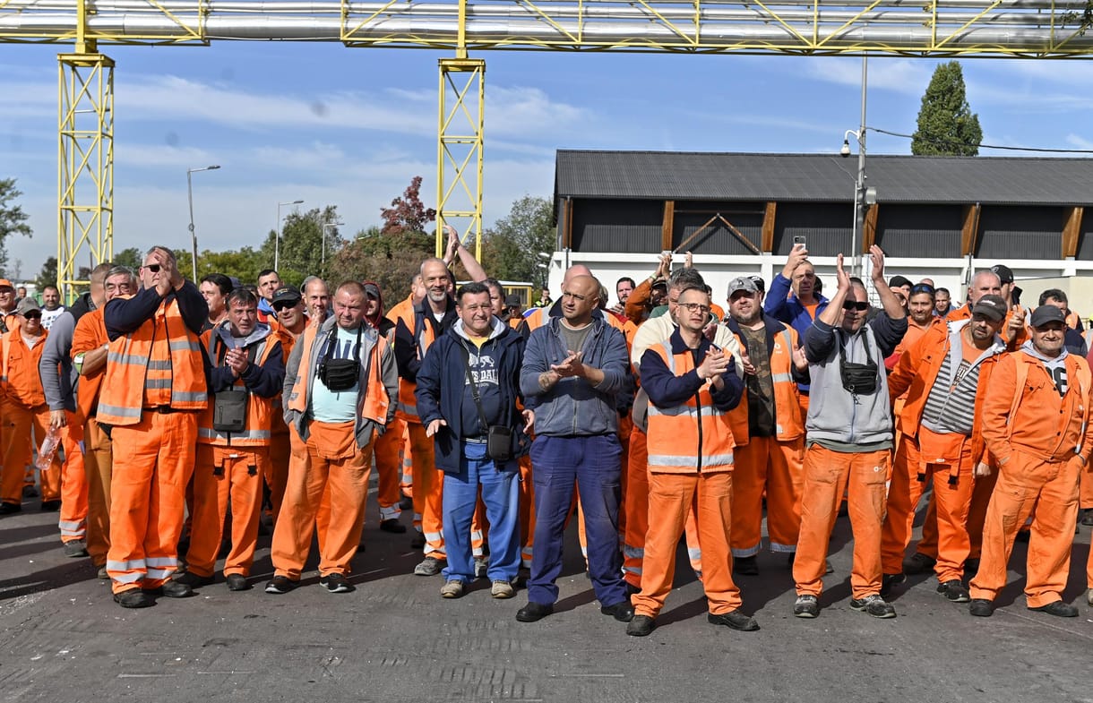 Karácsonyék bruttó 200 ezres rezsitámogatást adnak azoknak a kukásoknak, akik felveszik a munkát