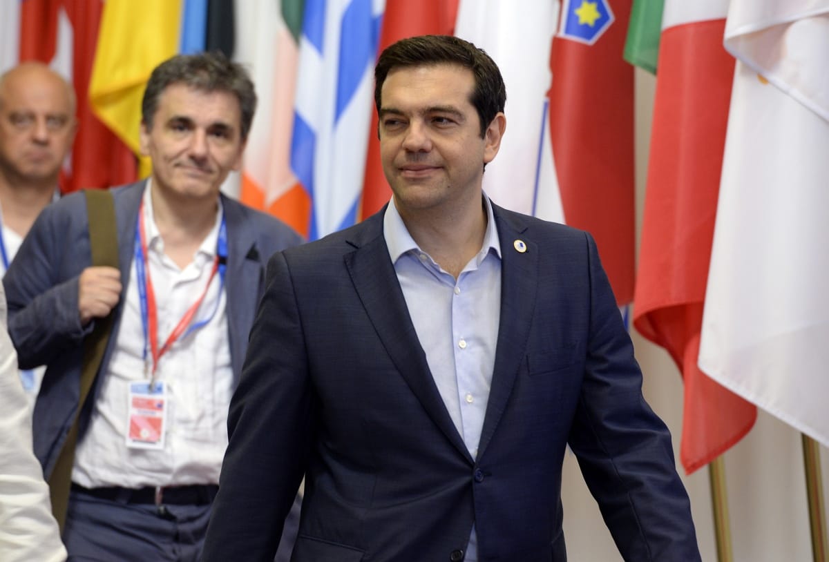 Az Európai Bizottság újabb mankót tolna Görögország hóna alá