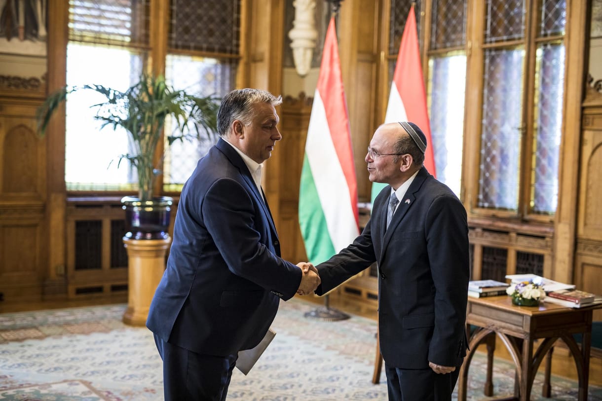 Izrael nemzetbiztonsági főtanácsadójával tárgyalt Orbán