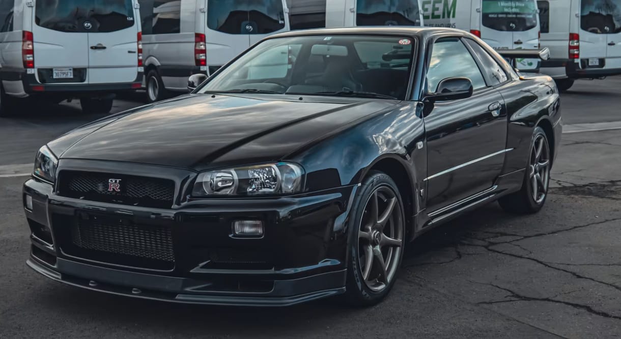 Eladó egy nagyon ritka Nissan Skyline, ami a Nürburgring előtt tiszteleg