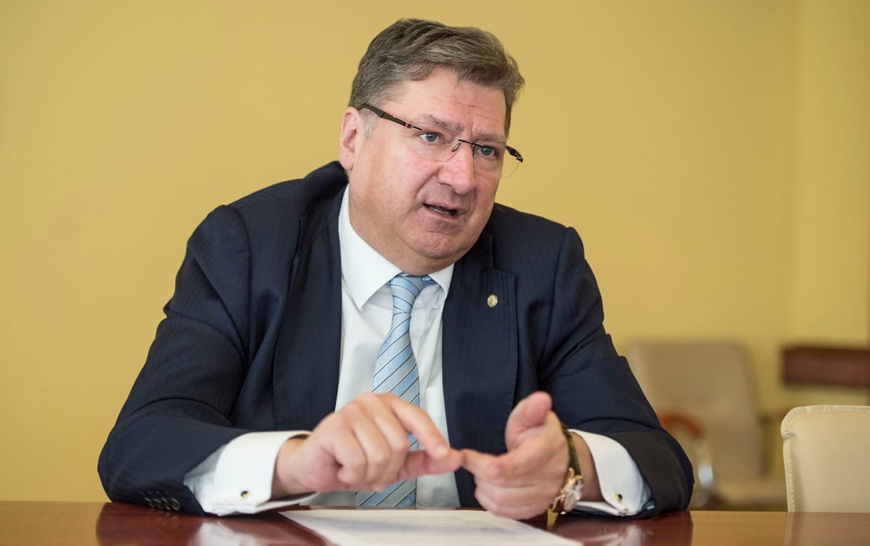 Több mint 10 milliós órában nyilatkozhatott Parragh László arról, hogy a tanárokat a nyár is motiválja