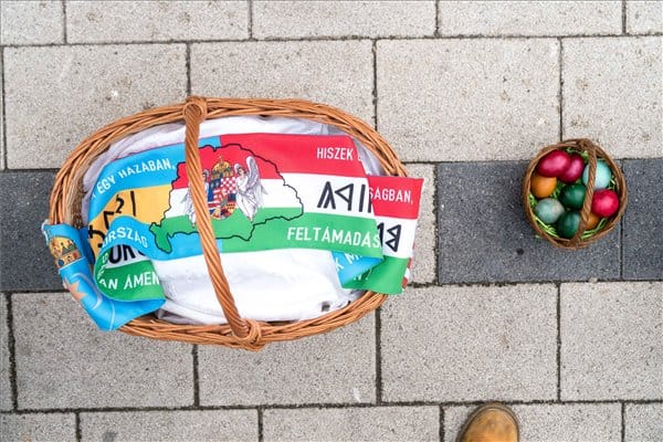Jézus feltámadása végtelenül nyitott pályázati lehetőség, üzente Orbán kedvenc püspöke