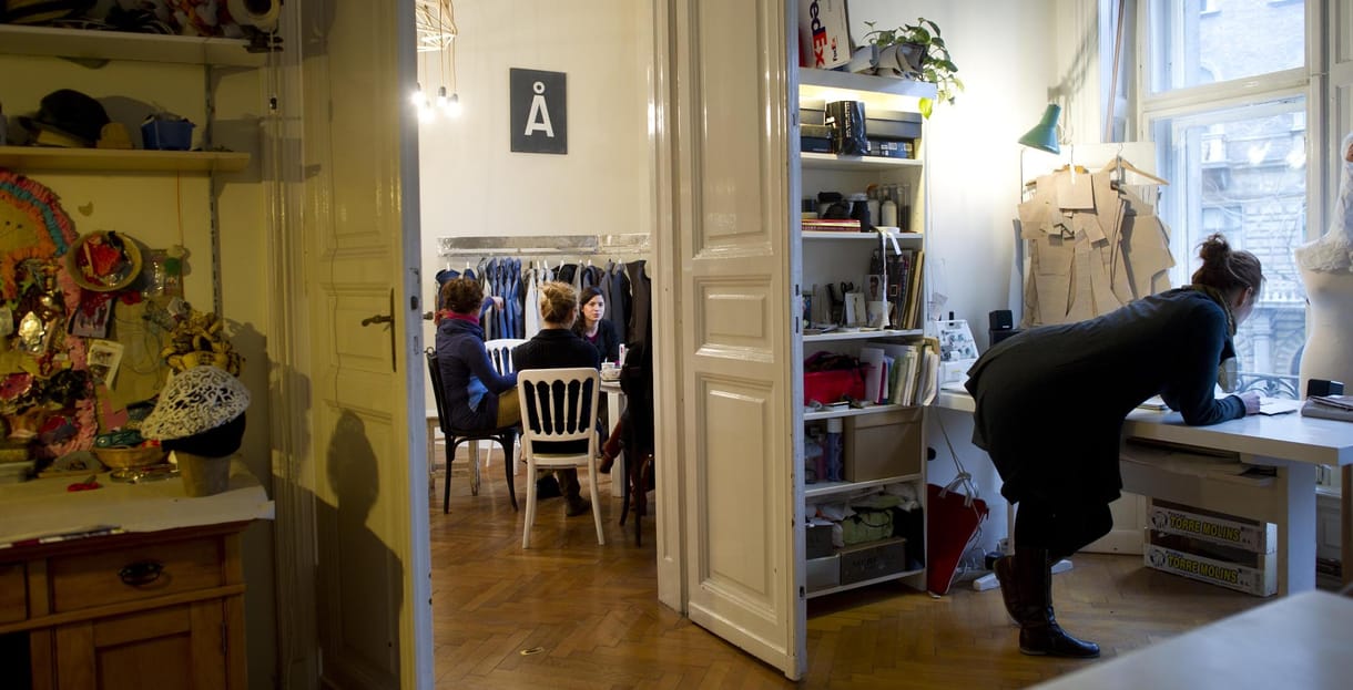 Ezt rejti a kivilágított, Baross utcai lakás - fotók