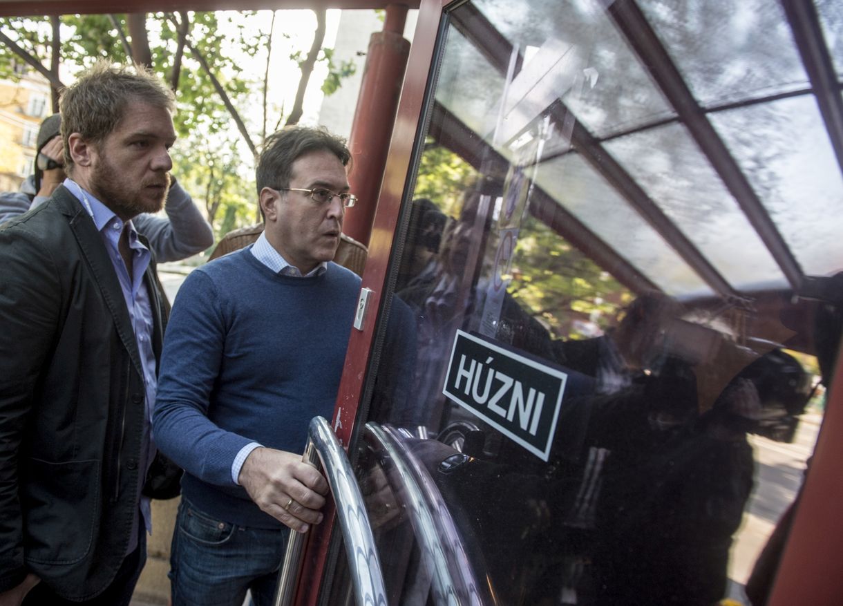 Túszok vagyunk, és kollektív büntetést kaptunk: Bécsben is megszólaltak a népszabisok