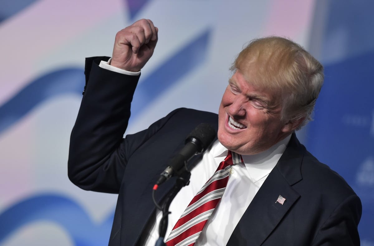 Trump újabb két dologról mond mást, mint amit a kampányban