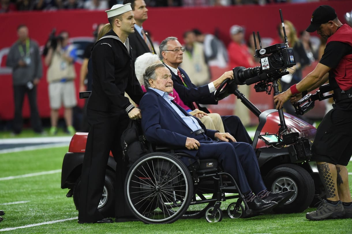 Kórházba került idősebb George Bush